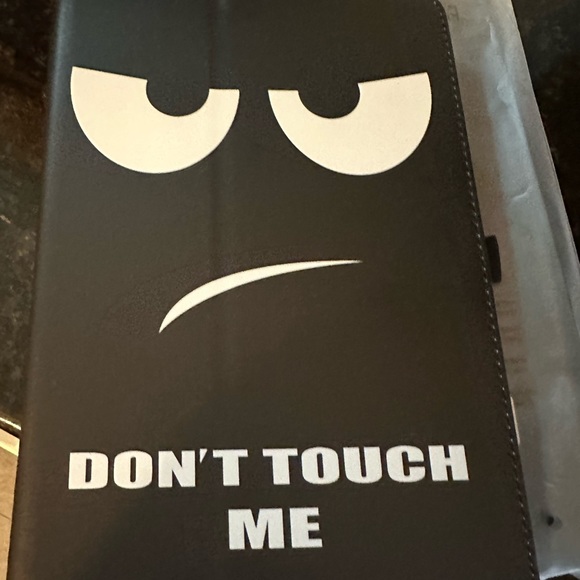 New in plastic Kindle case - Picture 1 of 5